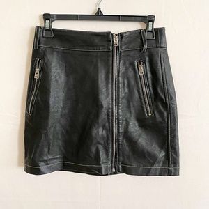 TOPSHOP Women's Size 4 Black Vegan Leather Moto Mini Skirt Chunky Offset Zippers